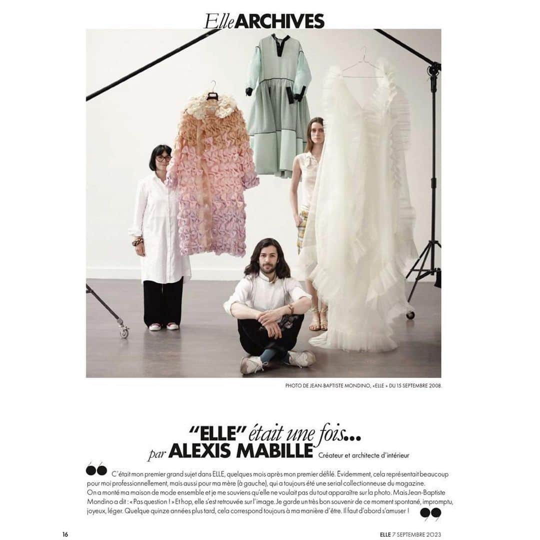 アレクシマビーユのインスタグラム：「Elle Archives ❤️ @ellefr #throwback #archives #portraitby #jeanbaptistemondino #thanks @solinedelos #throwback #2008 #longhair #attitude #earlybeginnings #vavavoom #longtimeago」