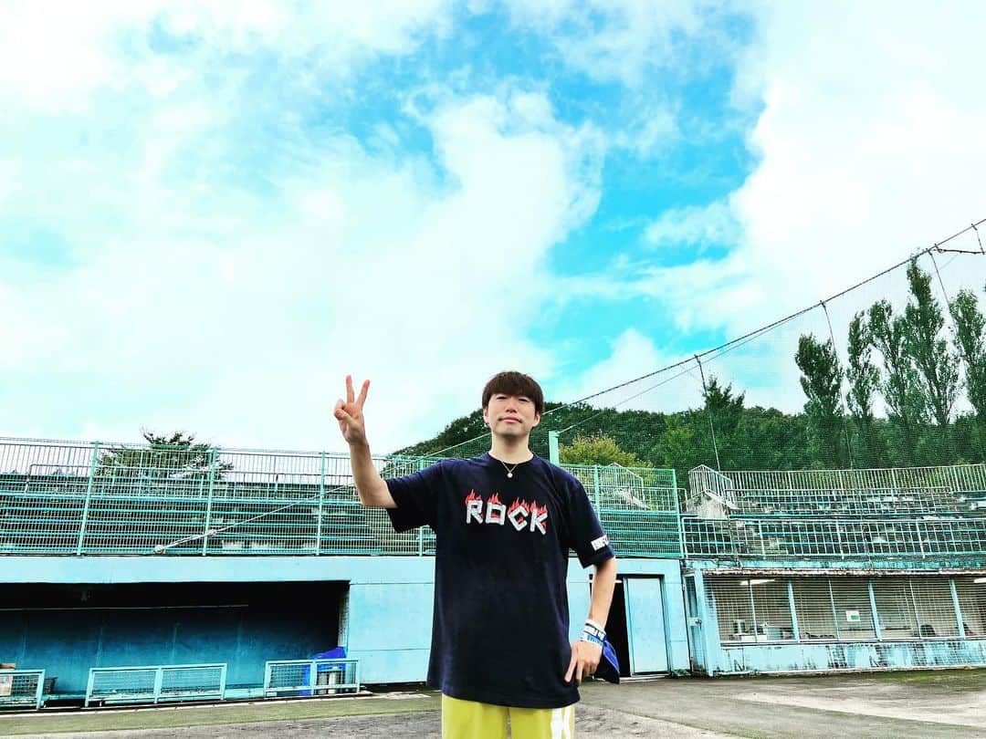 高橋優のインスタグラム：「#風とロック芋煮会 #風とロックイモニーパーク #雨が降ったり晴れたり #七味かけたり」