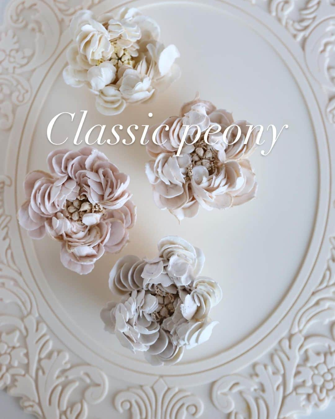 청담 수케이크 (atelier soo)のインスタグラム：「Classic peony 🩶 #peony #wedding」