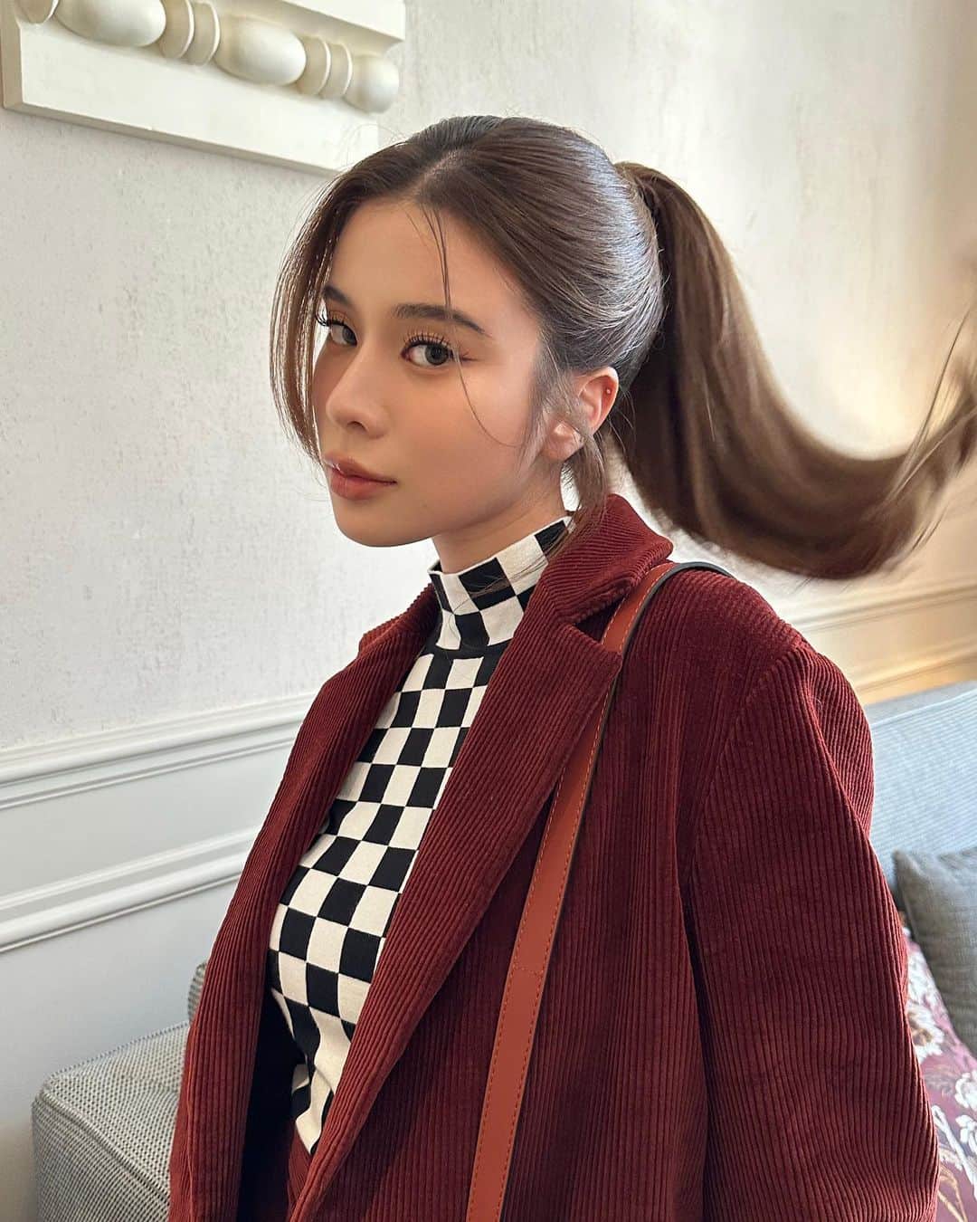 のインスタグラム：「🏇🏻💚💙 #LongchampFW23 #LongchampAtTheRaces  @longchampth @longchamp」