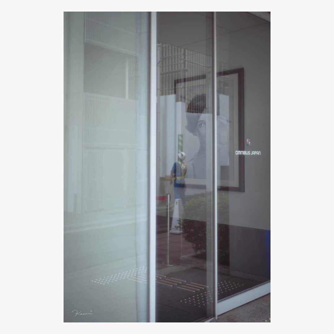 のインスタグラム：「久々のオムニ。チラ。  Leica M10-P summilux 35mm f1.4 2nd  #leica#leicam10p#summilux#summilux35#summilux35mm2nd#oldlens#オールドレンズ#tokyo#japan#oldlens_tokyo#花澄#kazumiphotography」