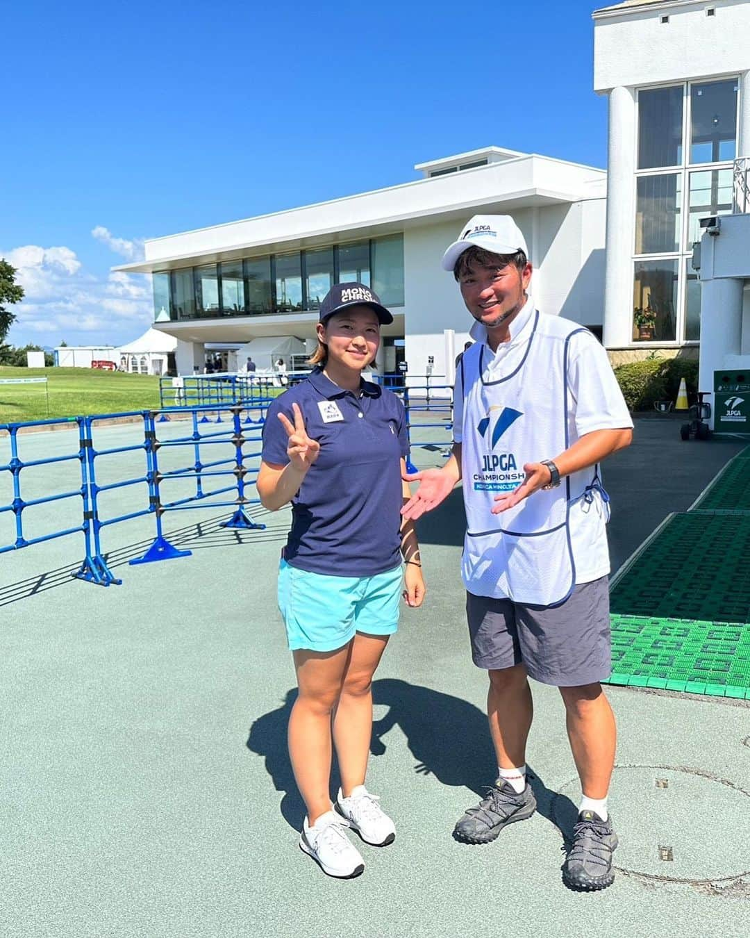 平井亜実さんのインスタグラム写真 - (平井亜実Instagram)「日本女子プロゴルフ選手権 予選落ちでした。  結果は悔しいですが、 先生　@daisukeura_official にキャディーしてもらって クラブの選択の仕方や ラインの読み方 他にも沢山勉強になりました☺️ ショットの引き出しも増えたので これからの試合が楽しみです！  本当に1週間ありがとうございました🙇‍♀️ 遠くまで応援に来てくれた方も ありがとうございました！  #jlpga#LPGA#日本選手権#コニカミノルタ#パサージュ琴海#長崎#ゴルフ#女子プロゴルファー#ゴルフ女子#かっ飛びゴルフ塾」9月9日 15時31分 - ami.h1996