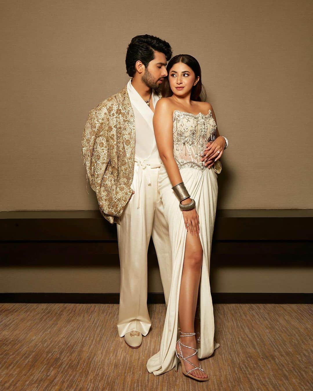 Aashna Shroffのインスタグラム：「Last night for @gqindia’s best dressed ⚡️   styled by @mohitrai with @tarangagarwalofficial and @shubhi.kumar assisted by @muskanduaaa shot by @mrinmaiparab  On Aashna: wearing @shantanunikhil heels by @publicdesire jewellery @amrapalijewels  hair @nidhiiigada makeup @smitartist  On Armaan:  wearing @anamikakhannaindia  shoes by @shutiqofficial  jewellery @amrapalijewels  hair @who.s.h.u.b.h.a.m  mua @babachaursiya」