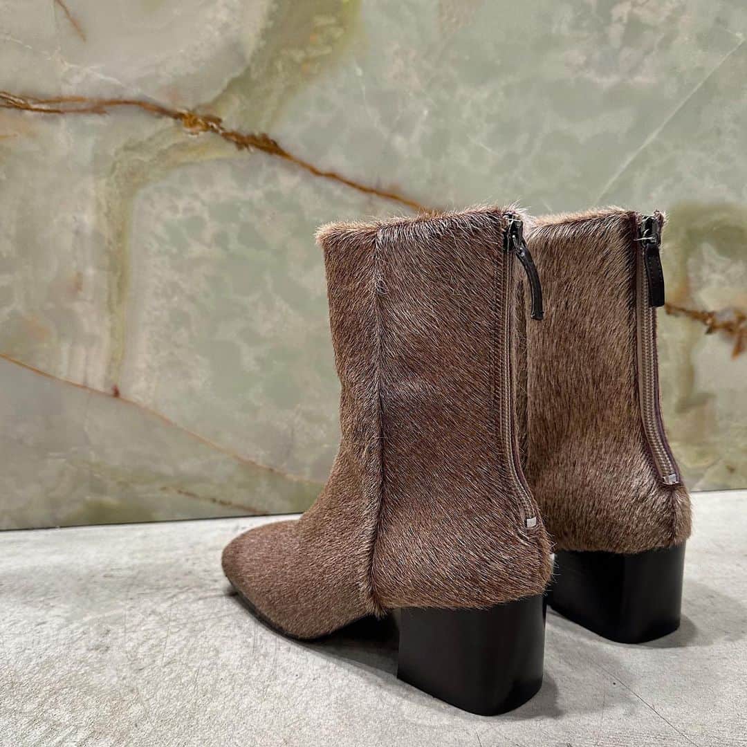 H BEAUTY&YOUTHさんのインスタグラム写真 - (H BEAUTY&YOUTHInstagram)「＜LEMAIRE＞ SOFT BOOTS for women ¥122,100  #H_beautyandyouth #エイチビューティアンドユース @h_beautyandyouth  #BEAUTYANDYOUTH #ビューティアンドユース #Unitedarrows #ユナイテッドアローズ #lemaire」9月9日 15時41分 - h_beautyandyouth