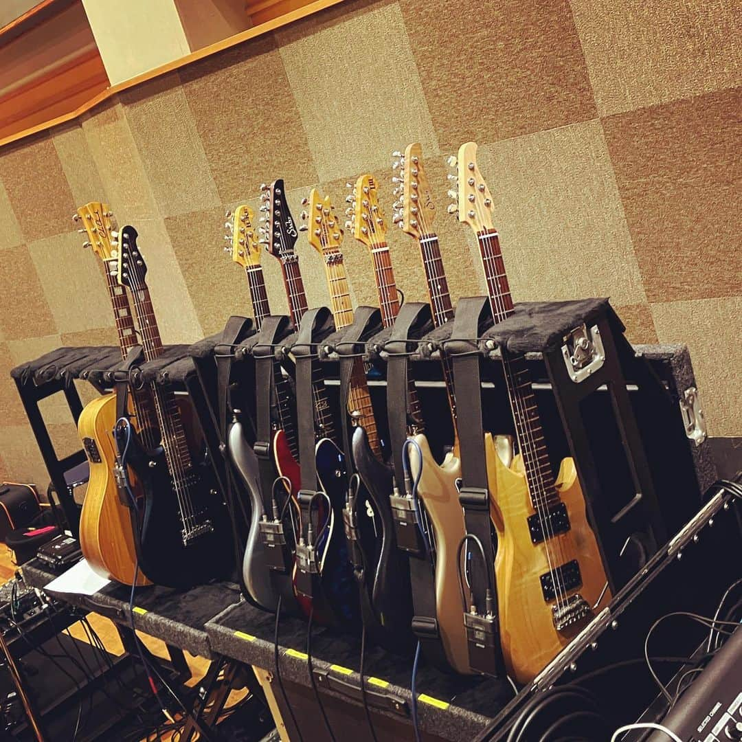 柴崎浩さんのインスタグラム写真 - (柴崎浩Instagram)「WANDS Live Tour 2023〜SHOUT OUT! 使ってます。  #nishgakiguitars / Amnis Novus #suhr /2020 Limited Classic S #suhr / Modern 2008 Limited Edition #evh / Wolfgang Special #earnieballmusicman / JP7 #coleclark / FL2AC  #wands」9月9日 15時49分 - shibasaki_hiroshi