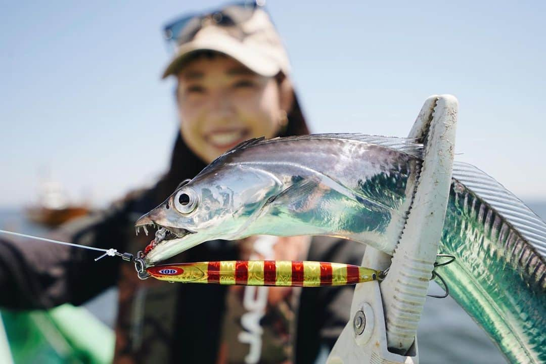 石川文菜さんのインスタグラム写真 - (石川文菜Instagram)「今年は東京湾でタチウオジギングを2回も出来て嬉しかった😭  やっぱり楽しい！！！  JACKALLのYouTubeチャンネルではタチウオジギングのはじめ方を0から分かる内容で作りました😍🎥  ぜひご覧ください🎣  深川吉野屋のみなさん、お世話になりました🙇🏻‍♀️  #JACKALL #オフショア #釣り #釣りスタグラム #タチウオ #タチウオジギング #魚釣り」9月9日 16時02分 - bun0404