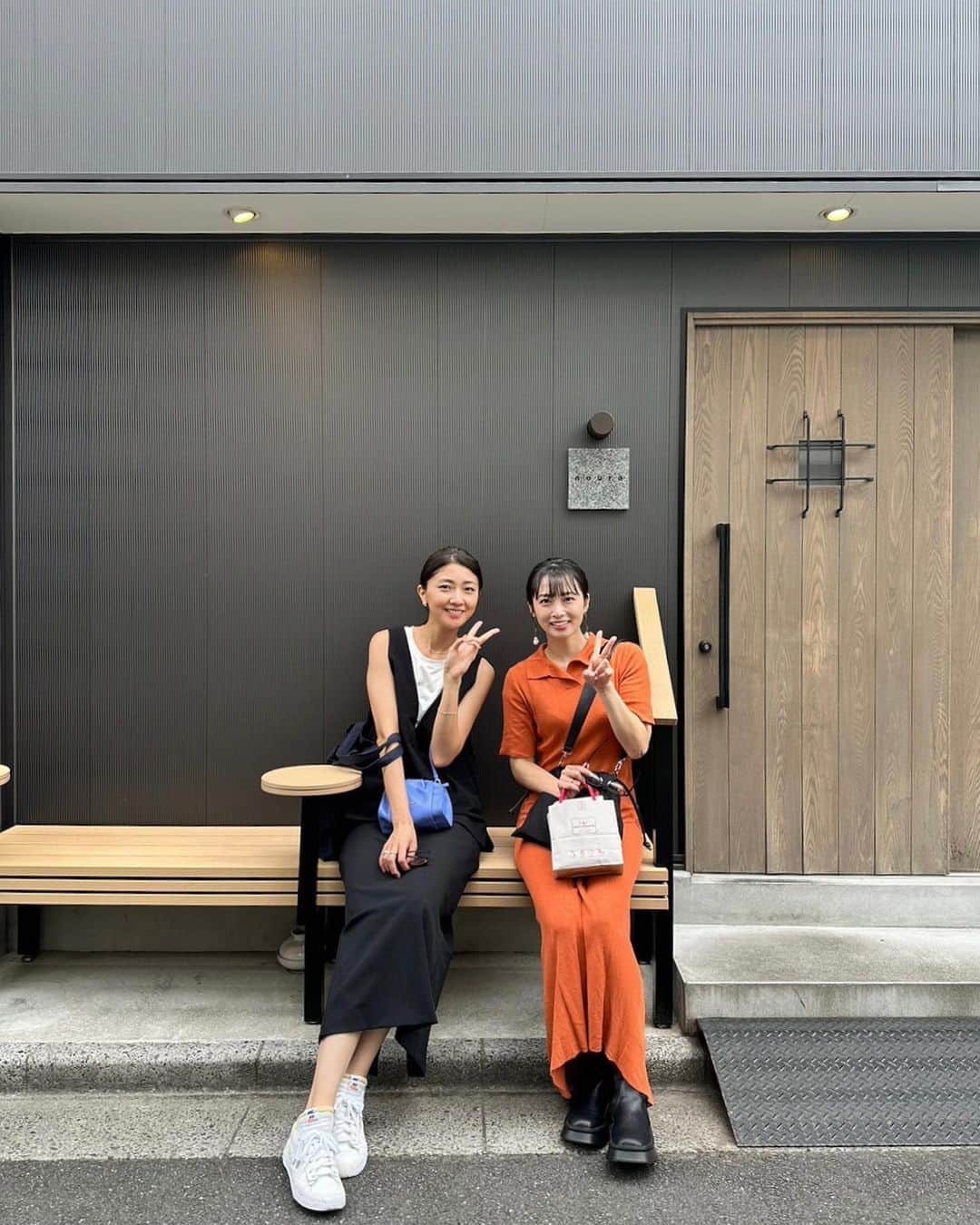 熊井友理奈さんのインスタグラム写真 - (熊井友理奈Instagram)「_  先日、お世話になっている方に 美味しいランチをご馳走になり、🤍🍴  夜はサプライズでみんながお祝いしてくれる という最高の1日でした🥹❤️  嬉しいお祝いギフトもありがとう☺️💝🙏  1日ずっと一緒にいたのに  @maasa_sudo の女優パワーは やっぱさすがでした💙笑 サプライズ全く気付かなかった😂  明日のLIVEも楽しみだな💃✨  #ハロプロ25周年LIVE #Berryz工房」9月9日 16時21分 - kumai_yurina