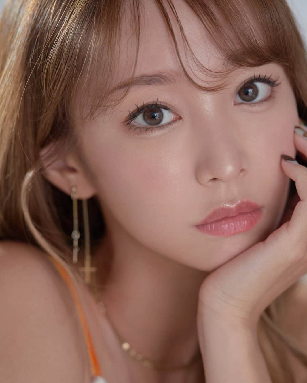 のインスタグラム：「⁡ ⁡ ⁡ 🧏🏻‍♀️....💕🫧 ⁡ ⁡ ⁡ ⁡ #カンナムフォトスタジオ#mirrorbyme#宣材写真 #撮影スタジオ#韓国」