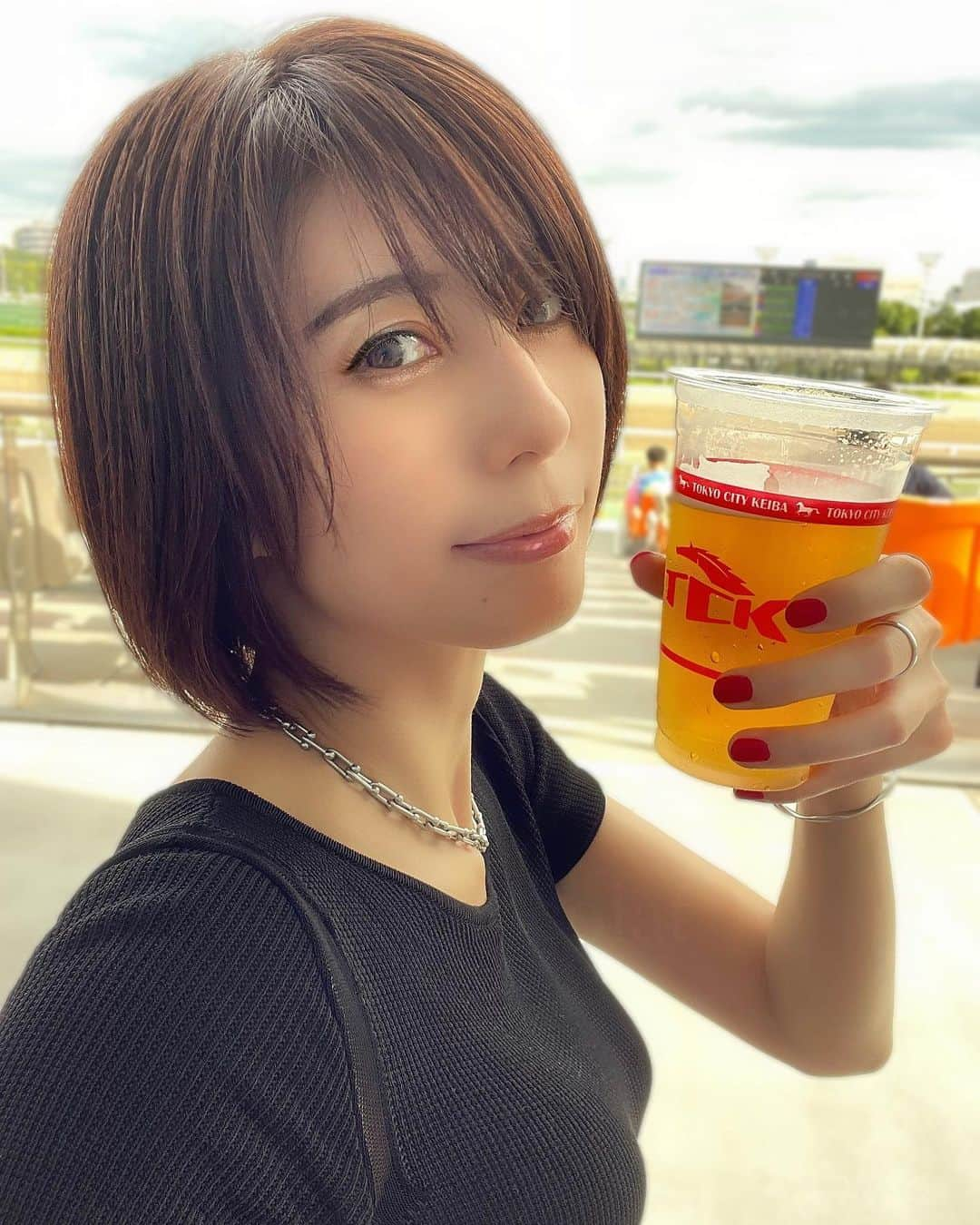 乃亜さんのインスタグラム写真 - (乃亜Instagram)「大井競馬場でのむビールは美味い  #TCK #東京シティ競馬 #勝馬 #東京記念」9月9日 16時47分 - noa.noa.chocolat