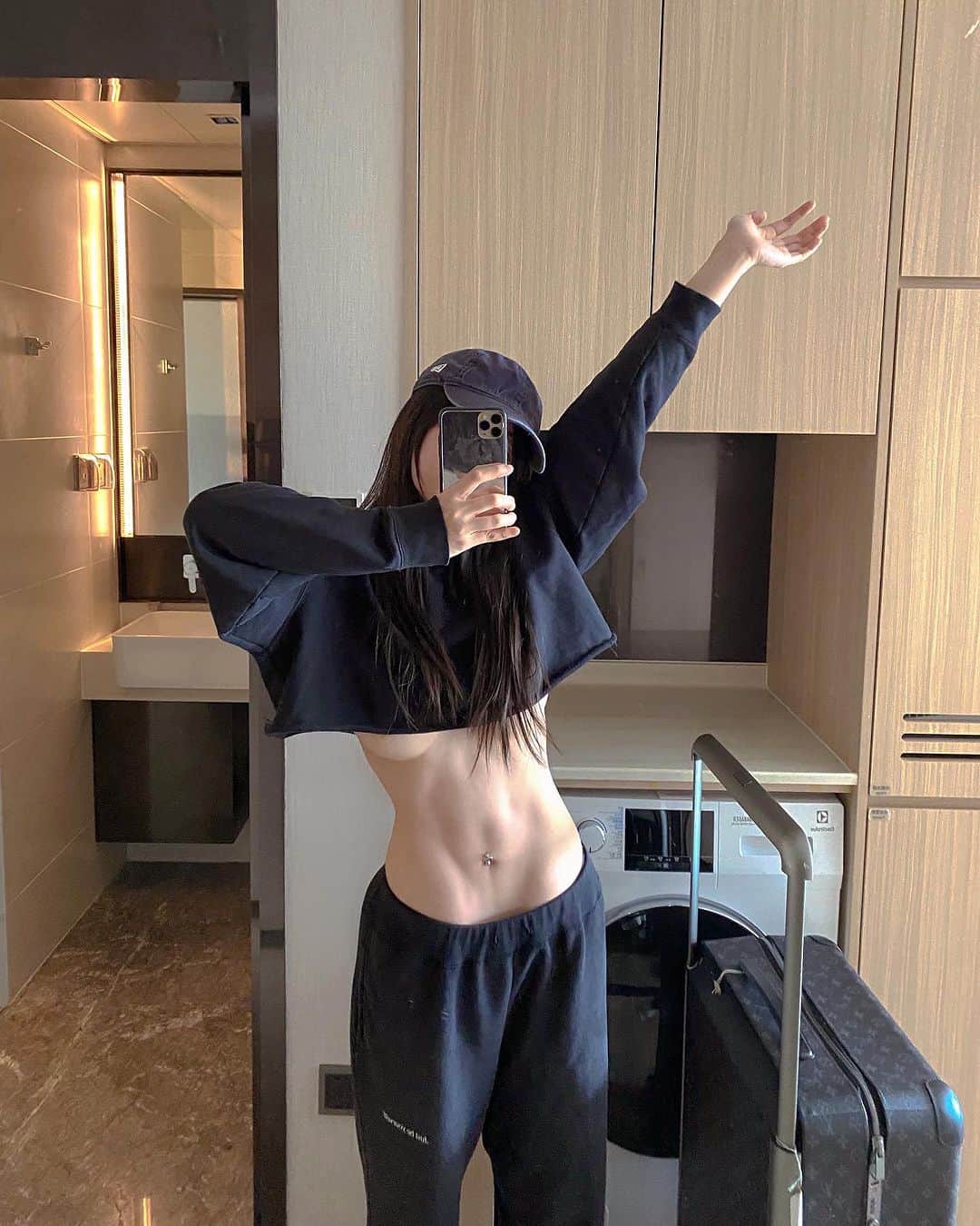 渋谷ゆりのインスタグラム：「我要租房子了⋯在哪裡比較好🤔🌍？ #ホームレス９ヶ月目」