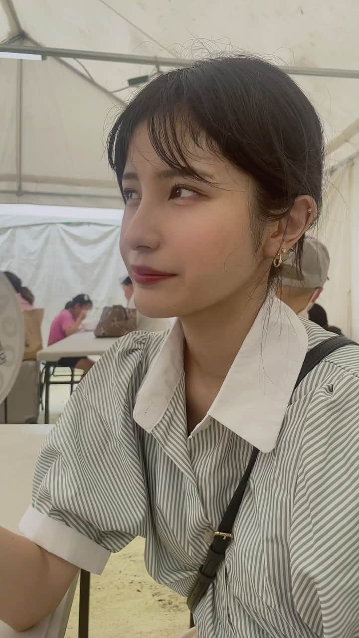 池谷実悠のインスタグラム：「ガチ中華のあまりの辛さに、落ち込む人。  チャイナフェスティバル楽しかった 後何故か根拠はないけど雲南料理はそんなに辛くないイメージ。 #テレ東 #アナウンサー」