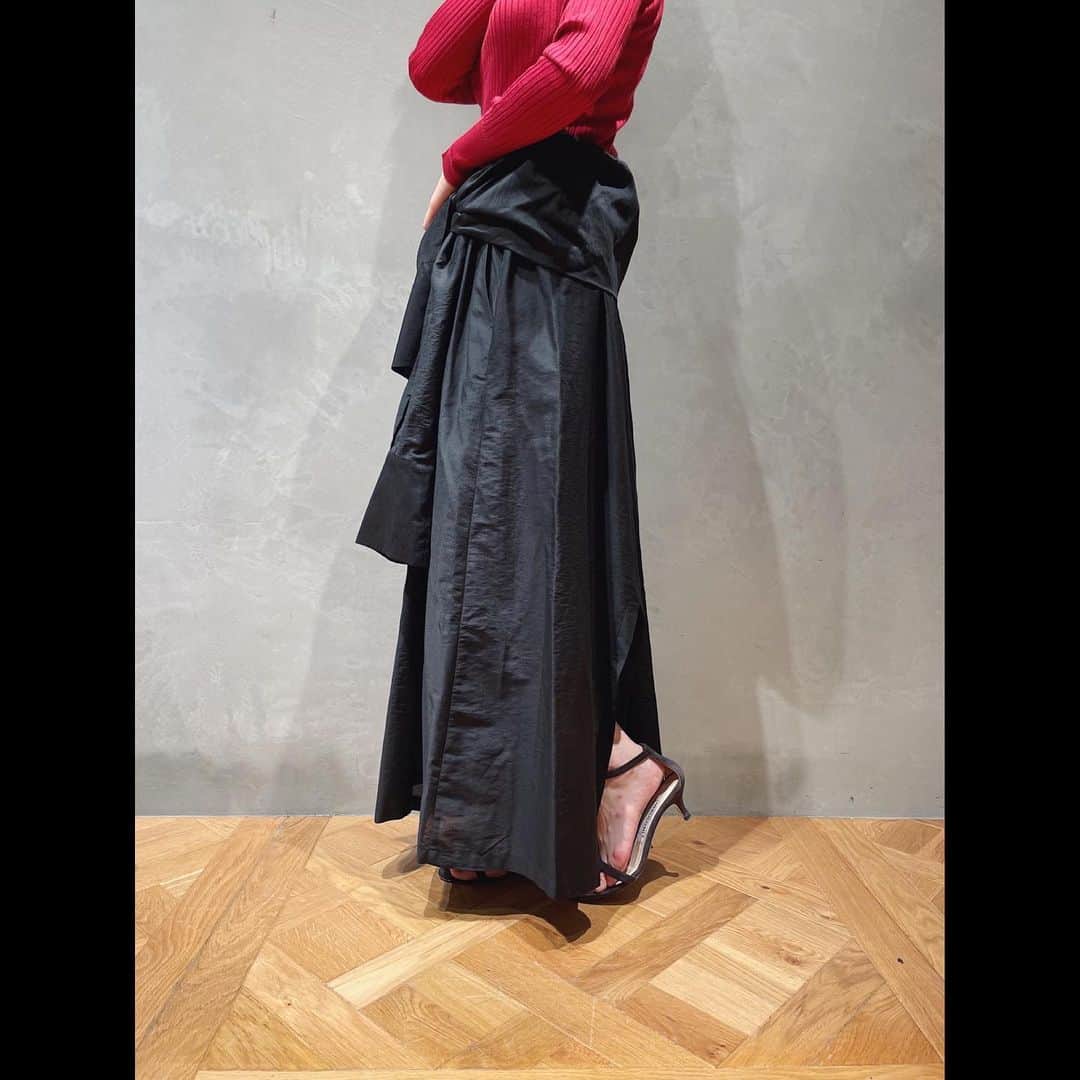 IÉNA LA BOUCLEさんのインスタグラム写真 - (IÉNA LA BOUCLEInstagram)「. ⁡ La Boucle “BLACK” ⁡ page.2-4 knit ¥29,700 intax black,red,navy,brown ⁡ skirt【CHRISTIAN WIJNANTS】 ¥80,300 intax ⁡ page.5 blouse ¥24,200 intax black,red ⁡ page.6-7 blouse ¥30,800 intax black,red ⁡ skirt ¥27,500 intax navy,brown size:34,36,38 ⁡ head accessory【Sugri】 ¥22,000 intax   #ienalaboucle#iena#イエナ#イエナラブークル#ienalaboucle_23aw #la_boucle_black #sugrihat」9月9日 17時36分 - iena.la.boucle.store