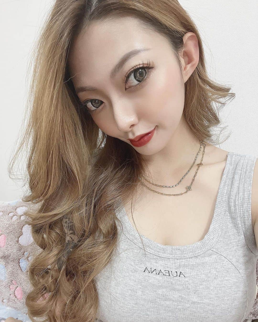 吉永江利のインスタグラム：「日に日に顔面キツなってるけど 性格はきつくありません🥸」