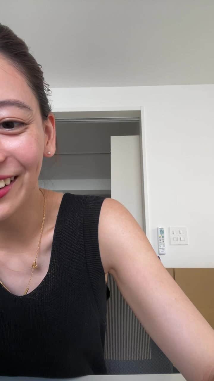 貴田理沙のインスタグラム：「仕事しながら雑談🫶」