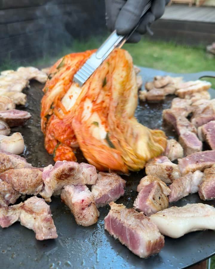 チン・ジェヨンのインスタグラム：「. 행복으로가는 가장빠른길🩵  #진재영_제주지엔느」