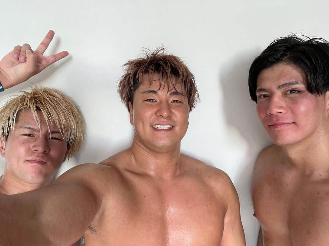 青柳優馬のインスタグラム：「ホームセンタープロレスでチームアオヤギユウマでした！ ご来場ありがとうございました🙇‍♂️」