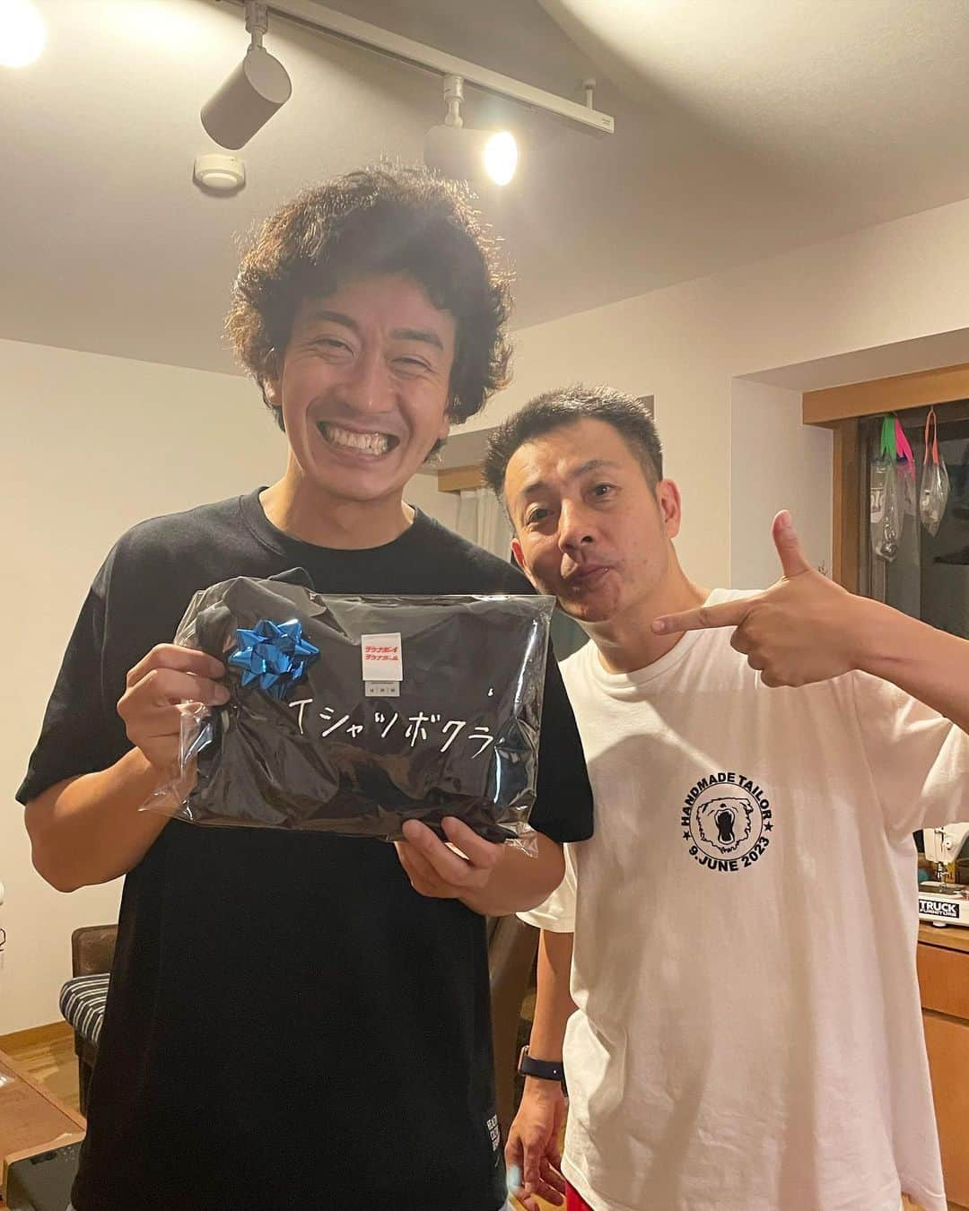 坪倉由幸さんのインスタグラム写真 - (坪倉由幸Instagram)「誕生日を迎えさせていただきました。 コカド先生が赤pantsとドットbagを作ってくれました。 平松さんがバースデー炒飯を作ってくれて 酒井さんがバースデー炒飯を運んでくれました。 バースデーマンが来てくれました。 たかみち店長がＴシャツボクラくれました。 その間、コカド先生が裾お直ししてくれてました。 皆さんありがとうございました。」9月9日 18時12分 - y.tsubokura