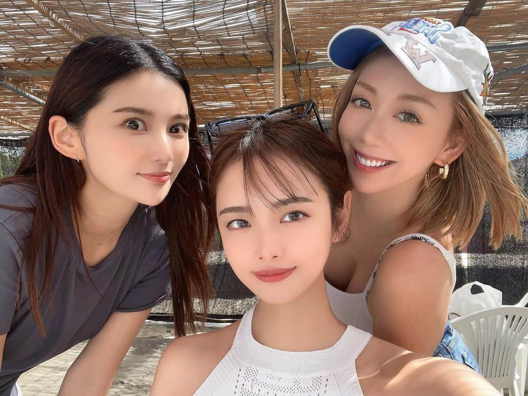 茶谷伊織のインスタグラム：「.  先月の海の写真で夏納め👙✨ やっと涼しくなって来て 大好きな秋服が着れる☺️！ 来月は温泉旅行と韓国行くし 楽しみたくさんだぁ🥺💗」