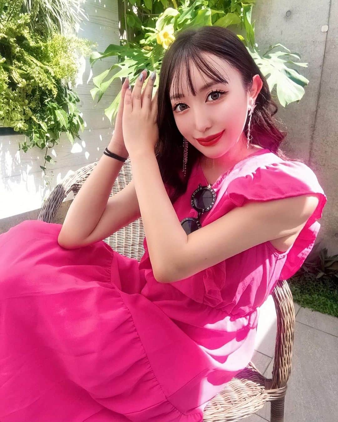 白咲えりかのインスタグラム：「📍BOSOA  石垣空港からタクシーで５分🚕 繁華街から離れてるからとっても穏やかに過ごせるよっ🩷 テラスで飲むお酒は本当に最高！  詳しくはハイライトみてね👸  #bosoa #bosoaロッジ #石垣島 #石垣 #石垣島旅行 #石垣島ヴィラ #沖縄 #竹富島 #投資女子 #水着 #水着女子 #love #hotel  #セクシーランジェリー  #錦 #六本木 #歌舞伎町 #銀座 #北新地 #大阪 #中洲 #投資家  #20代投資家と繋がりたい #followforfollowback #いいね返し #instagood #instadaily #instagram #fire生活」