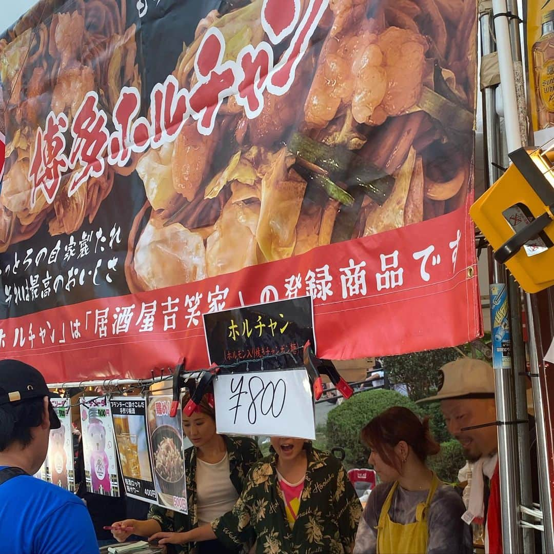 水元秀二郎さんのインスタグラム写真 - (水元秀二郎Instagram)「愛娘の夏休み 山鹿灯籠祭りへ 初の金魚すくいもして、千人灯籠踊り見て。 残すはハウステンボスと俺たちのキャンプ‼️ #水元秀二郎#愛娘#２人のエルサ#夏休み#山鹿灯籠#千人灯籠踊り#やまさんキッチン」8月17日 2時03分 - gangsta.hidejiro