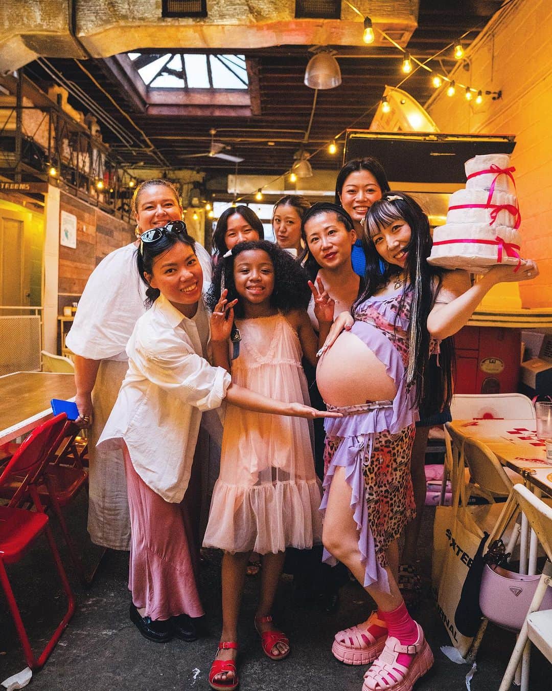 Mei Kawajiriさんのインスタグラム写真 - (Mei KawajiriInstagram)「Mei’s Baby shower🚿🍓🤍🌮 (just let u know , I thought baby shower is taking shower 🚿 with baby🤣 )  I felt loved by my sweet friends and also realized the time will come soon🥰😍😇 I feel Baby is so happy already🍒💕 Thank you for coming to the dinner also Big thanks to @tacombi such  delicious 🌮 tacos for us❤️ and also special thanks to @avarosebd @becosss @mmmlw to make this happen🍓💜✨🎂🩷❣️ / Photog by @nextsubject 📸」8月17日 2時05分 - nailsbymei