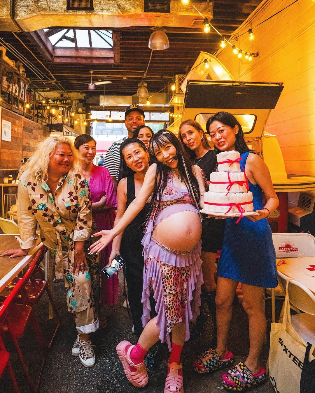 Mei Kawajiriさんのインスタグラム写真 - (Mei KawajiriInstagram)「Mei’s Baby shower🚿🍓🤍🌮 (just let u know , I thought baby shower is taking shower 🚿 with baby🤣 )  I felt loved by my sweet friends and also realized the time will come soon🥰😍😇 I feel Baby is so happy already🍒💕 Thank you for coming to the dinner also Big thanks to @tacombi such  delicious 🌮 tacos for us❤️ and also special thanks to @avarosebd @becosss @mmmlw to make this happen🍓💜✨🎂🩷❣️ / Photog by @nextsubject 📸」8月17日 2時05分 - nailsbymei