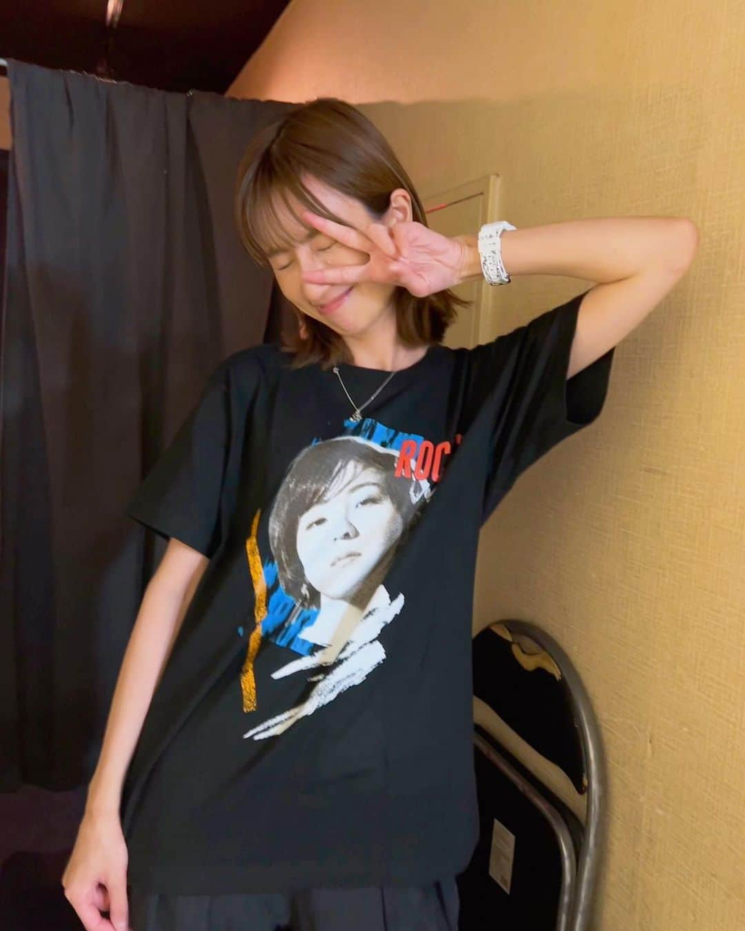 河村唯（うめ子）のインスタグラム：「カジフェス！🎤  #カジフェス #売れ残ってるらしいTシャツ #ダサ可愛い #全面的にかじちゃんの顔」