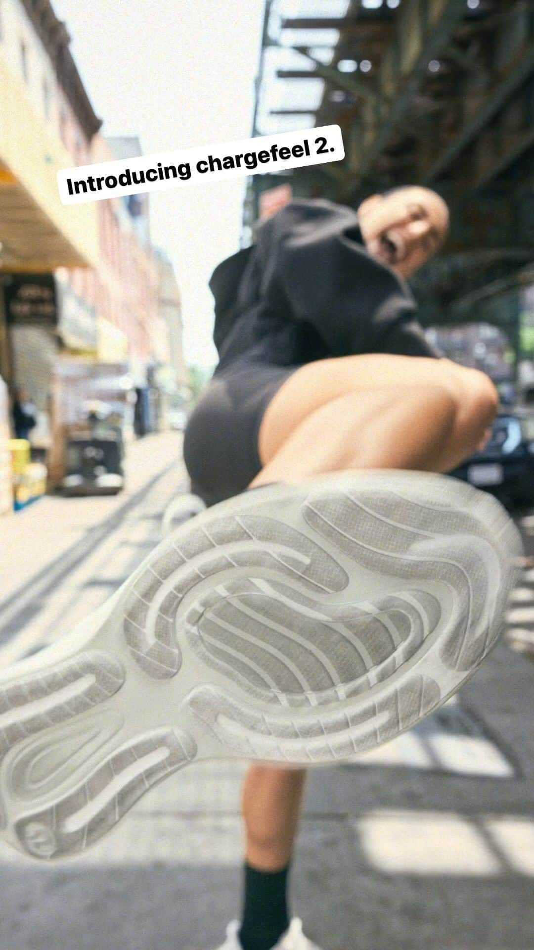 lululemonのインスタグラム：「Introducing the new chargefeel 2: 2 versatile. 2 unstoppable. Tag 2 friends that need a pair.」