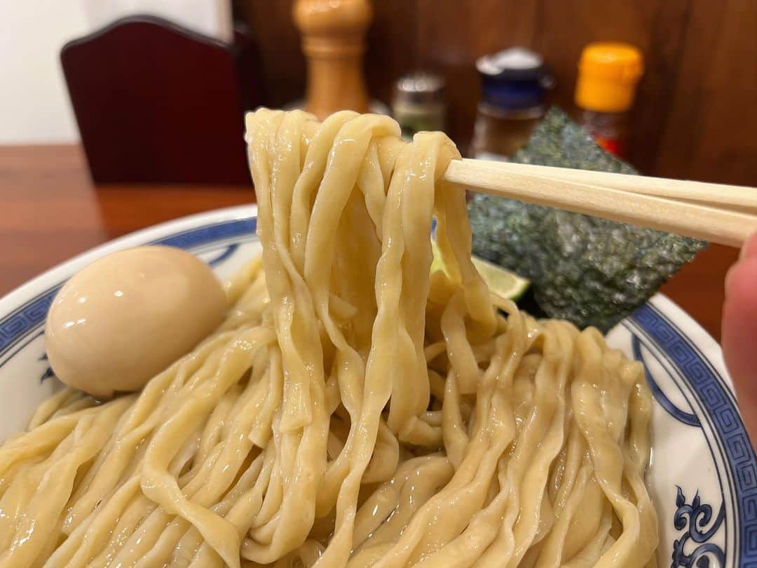 SUSURUさんのインスタグラム写真 - (SUSURUInstagram)「千乃鶏さんの釜玉油そば&昆布水つけ麺。 よく締まった太麺がウンメっす。 #susuru_tv #中華そば千乃鶏 #池尻大橋 #東京 #昆布水つけ麺 #油そば #うまい  #ラーメン #らーめん #ramen #ラーメン部 #ramennoodles #毎日ラーメン生活 #麺スタグラム #japaneseramen #japanramen #foodstagram #foodie #noodles #instanoodle #instaramen #instafood #東京ラーメン #油そば #つけ麺」8月16日 18時22分 - susuru_tv