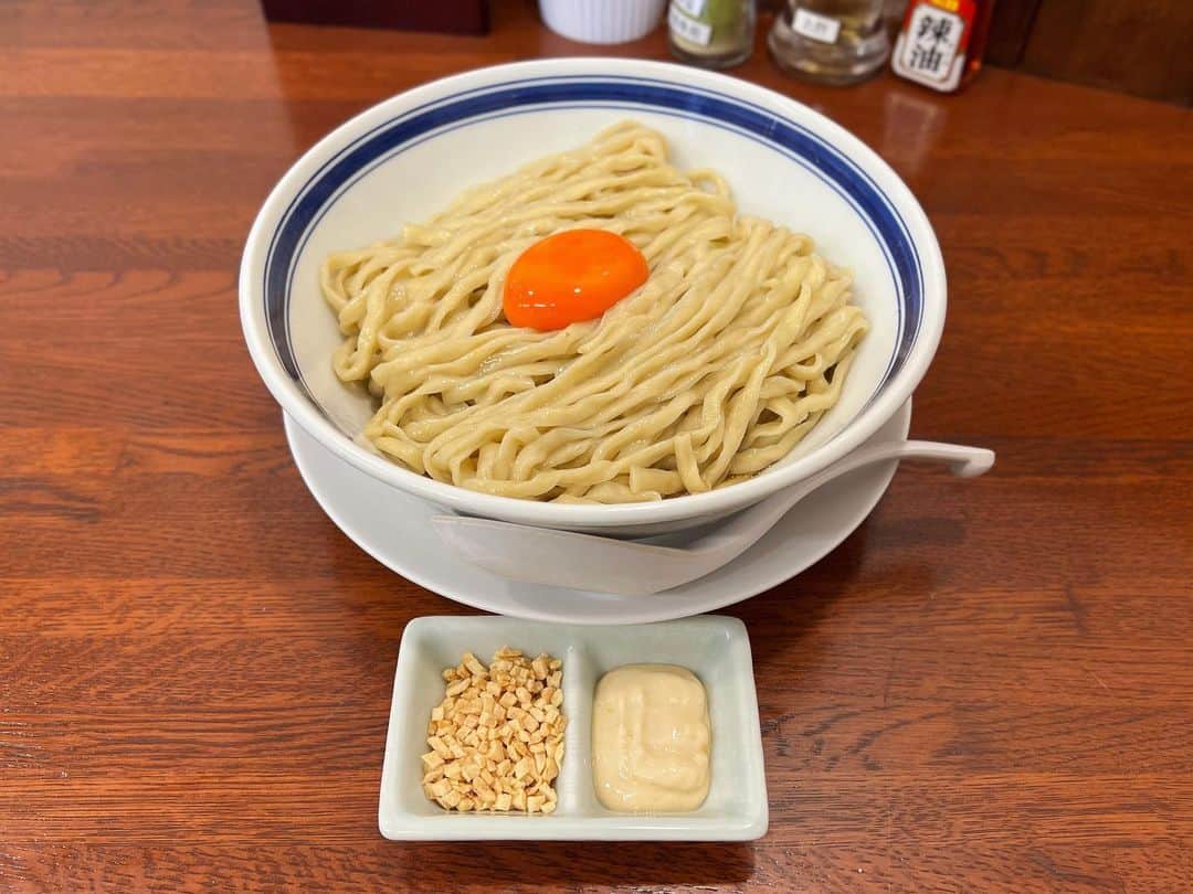のインスタグラム：「千乃鶏さんの釜玉油そば&昆布水つけ麺。 よく締まった太麺がウンメっす。 #susuru_tv #中華そば千乃鶏 #池尻大橋 #東京 #昆布水つけ麺 #油そば #うまい  #ラーメン #らーめん #ramen #ラーメン部 #ramennoodles #毎日ラーメン生活 #麺スタグラム #japaneseramen #japanramen #foodstagram #foodie #noodles #instanoodle #instaramen #instafood #東京ラーメン #油そば #つけ麺」
