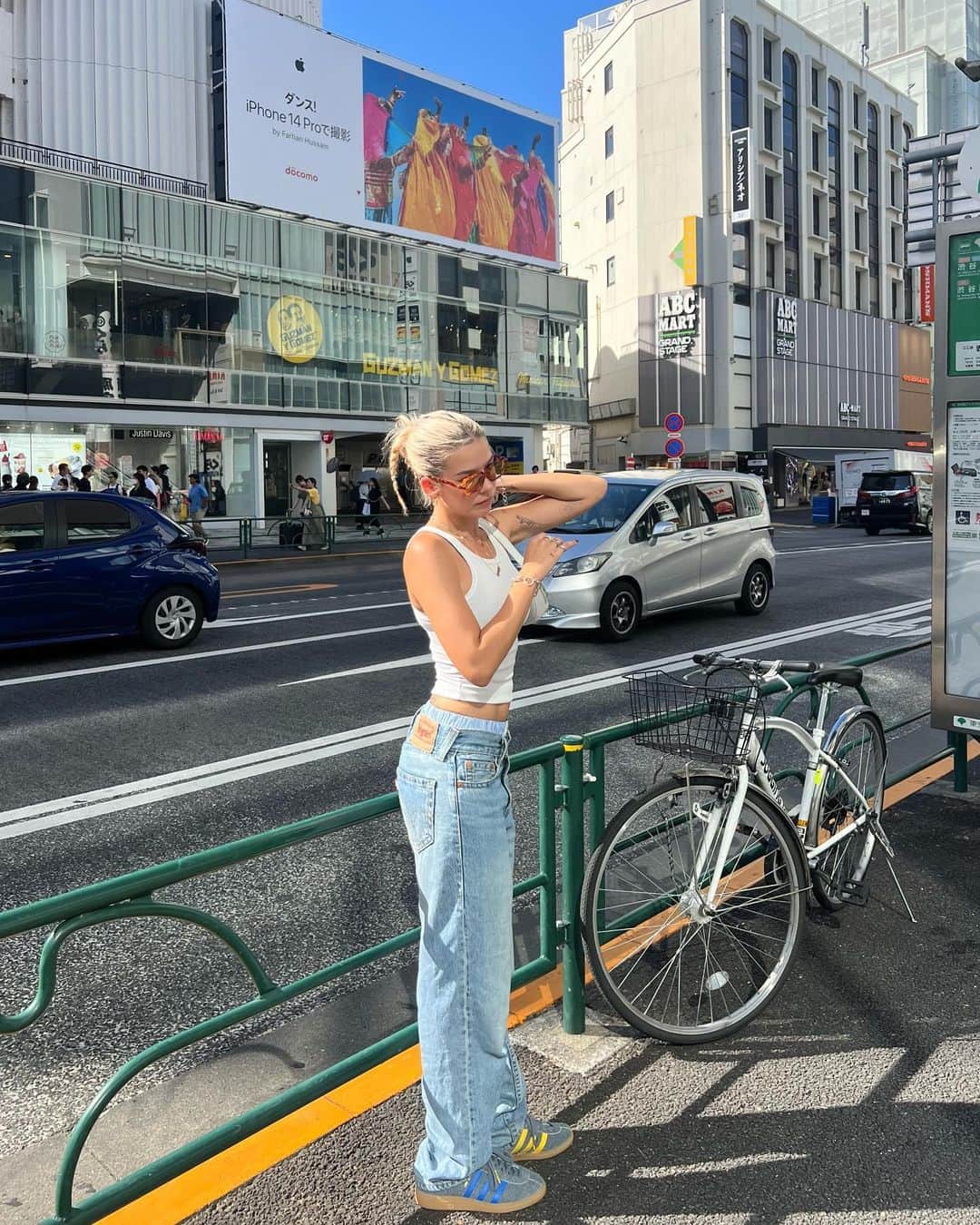 Satomi Biancaのインスタグラム：「👖🤍  好きな格好🧠 　　 #myclassicstyle」