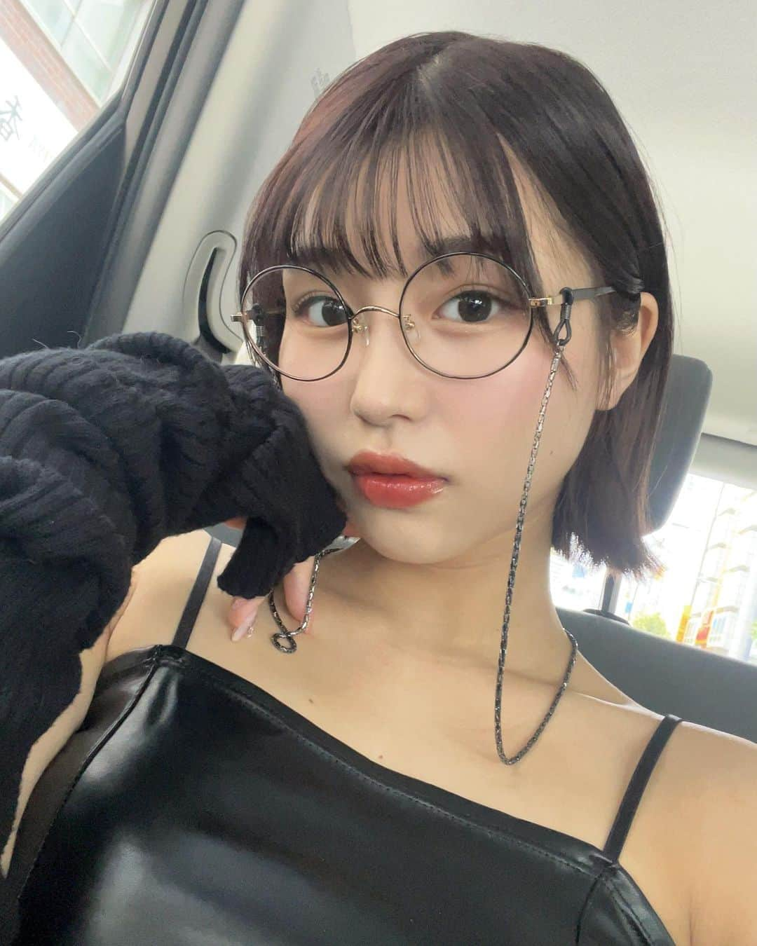 唯井まひろのインスタグラム：「👓」