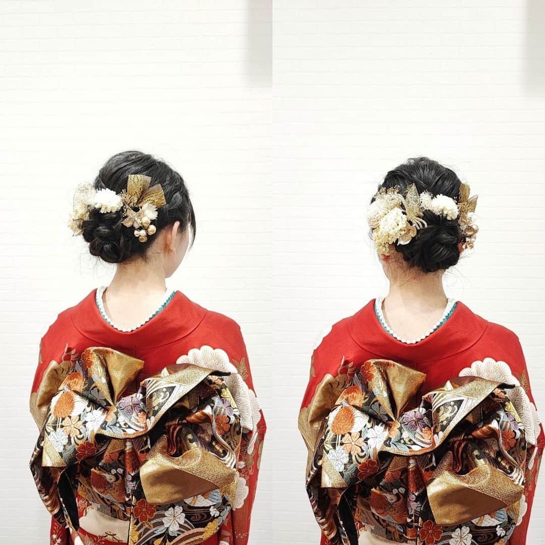 京都ヘアセット&着付け専門サロン夢館(ゆめやかた) さんのインスタグラム写真 - (京都ヘアセット&着付け専門サロン夢館(ゆめやかた) Instagram)「こんにちは、夢館です🌻  前撮りヘアのご紹介です♪  1枚目　『日本髪』 はんなりと古典的で可愛らしい伝統的なスタイルです。  2枚目 『シニヨン』 耳上からボリュームのあるシニヨンです。可愛らしい印象になります。  3枚目 『シニヨン』 2枚目よりも落ち着いた印象のシニヨンです。大人っぽい雰囲気がお好きな方は下めのシニヨンがおすすめですよ。  4枚目 『外はねワンカール』 ボブやショートの方におすすめのスタイルです。シンプルですが、髪飾りで華やかになります♪  5枚目 『カールアップ』 ボリューミーなスタイルで華やかなお振袖にぴったりです。  お気に入りの1枚は見つかりましたか？  ご予約お待ちしております🎐  #夢館 #着物レンタル夢館 #ヘアセット #京都セットサロン #京都着物レンタル #振袖ヘア #前撮りヘア #京都前撮り #シニヨン #カールアップ #日本髪 #ダウンスタイル」8月16日 18時47分 - yumeyakatabeauty