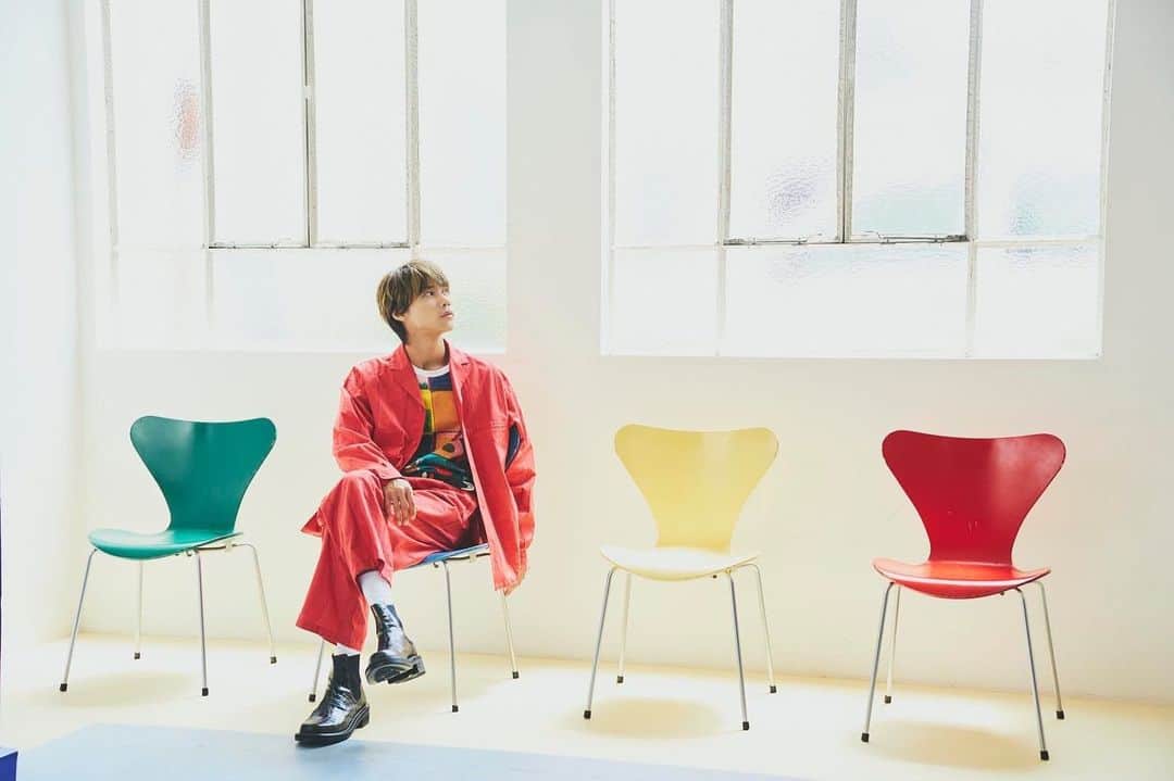 のインスタグラム：「🟥🟨🟦🟩  #Coordinate #新曲 #ジャケ撮影 #offshot」