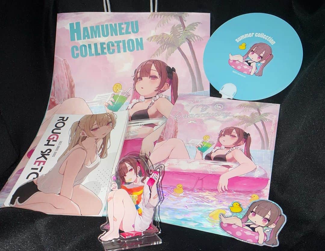 はむねずこのインスタグラム：「夏ー！なグッズ作ったヨ ６点セット2600yen＋送料 ↓ https://hamunezuko.booth.pm (右下のステッカーは付かないかわりにクリアポスターついてくるヨ)  #グッズ#イラスト#illustration#C102」