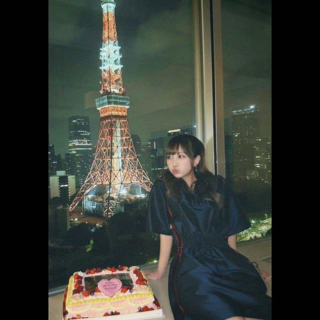 きりたんぽさんのインスタグラム写真 - (きりたんぽInstagram)「みんなのおかげで幸せな 誕生日を迎えることが出来ました☺️🎂  東京タワーってね、辛い時や悲しい時に 心の支えになってくれたみんなと重なるんだよ🗼‎🤍  だからそんな東京タワーのそばでお誕生日を 迎えることができて幸せです☺️✨  みんながいてくれたからこうして 前を向いて、また歩き出すことができて、 こんな素敵なお誕生日を迎えられました🎂 感謝でいっぱいです🥰  LINE、DM、ストーリー、Twitter 沢山のお祝いメッセージひとつひとつ大切に 読ませていただいてます✉🫧  とっても嬉しくて泣けてきます😢  みんながいてくれて本当に幸せだよ みんな生まれてきてくれてありがとう🥰 一緒に素敵な一年にしようね✨」8月16日 19時14分 - kiritampopopo
