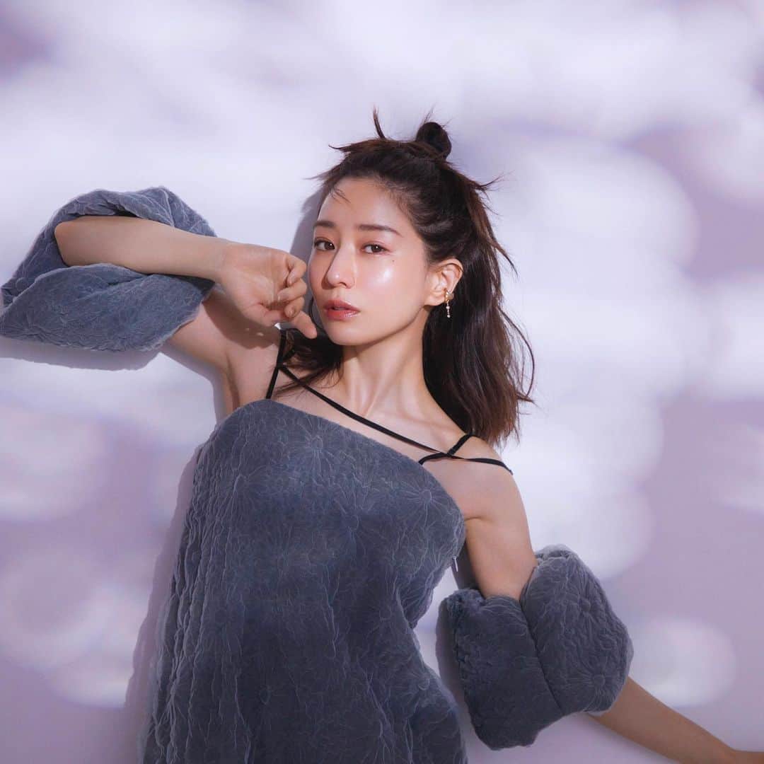 菊地泰久のインスタグラム：「#田中みな実  #連載  @bitekicom  @yukarihayashi  @menkooo  @yasuhisa_kikuchi   #美的 #菊地泰久 #yasuhisakikuchi #beauty #makeup #fashion #portrait #jewelry #gravure #shooting #photography #photographer #model #studio」