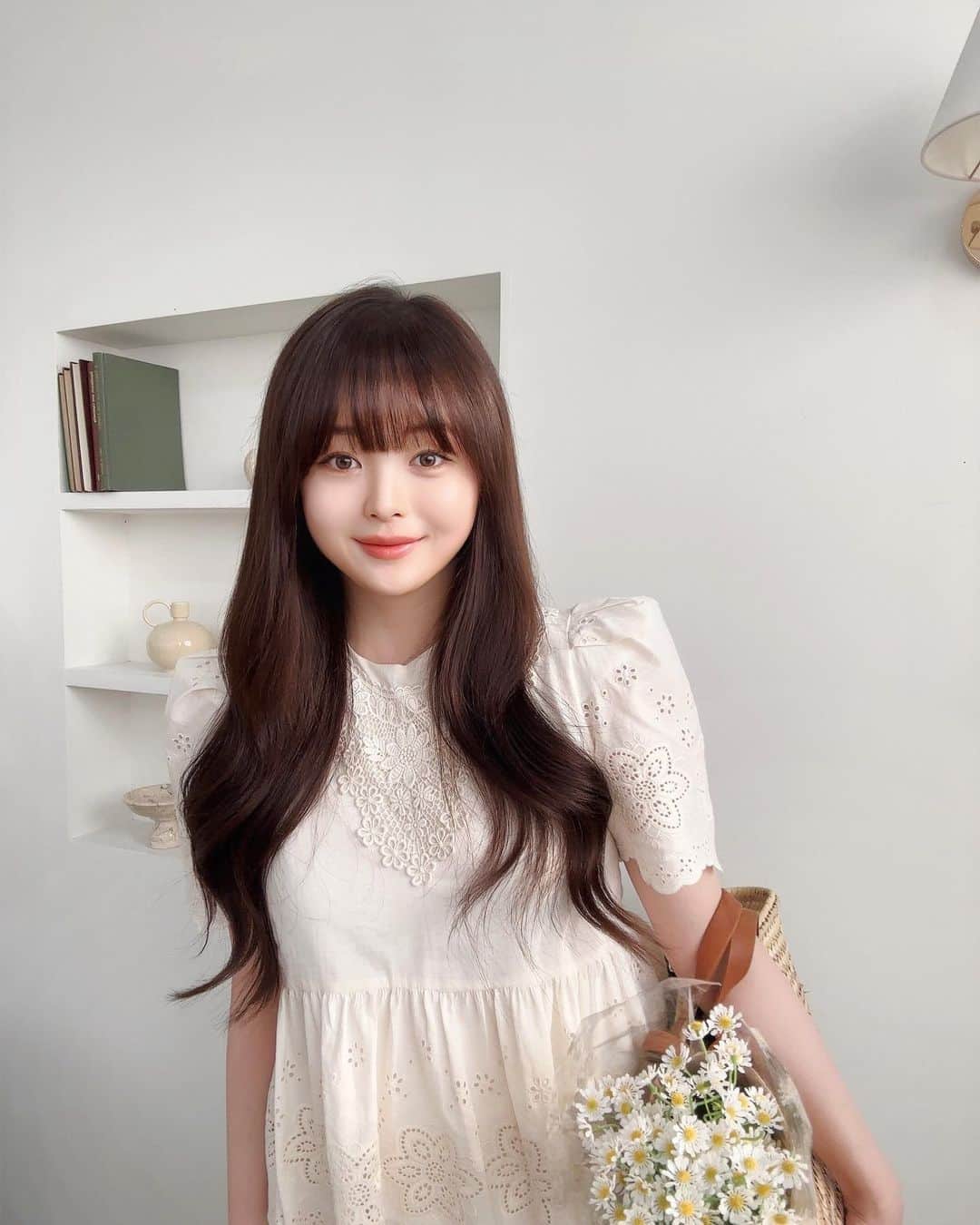 スヒョンのインスタグラム：「♥ 간만에 셀카 🫶🏻 몇번이 제일 낫나유 ?  ﹆ ❛ #덴티스테 ❜ 최저가 마켓 내일 자정 마감입니다 🪥 저는 내일 #혼네내한 가서 벌써 신나용 첫 스탠딩이라 떨리는 중 👼🏻 𝑱𝒂𝒏𝒈𝒔𝒖𝒉𝒚𝒖𝒏」