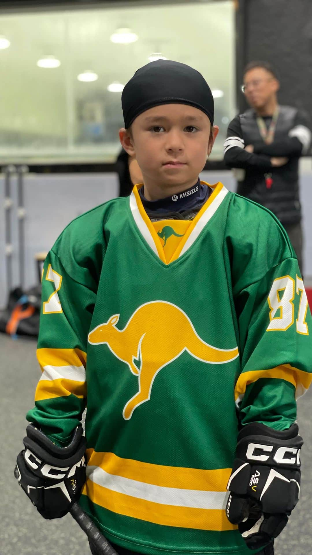 チョン・テオ（ウィリアム・ハミントン）のインスタグラム：「First day back at school and on the ice. 개학하고 비로 링크장으로 고고!」