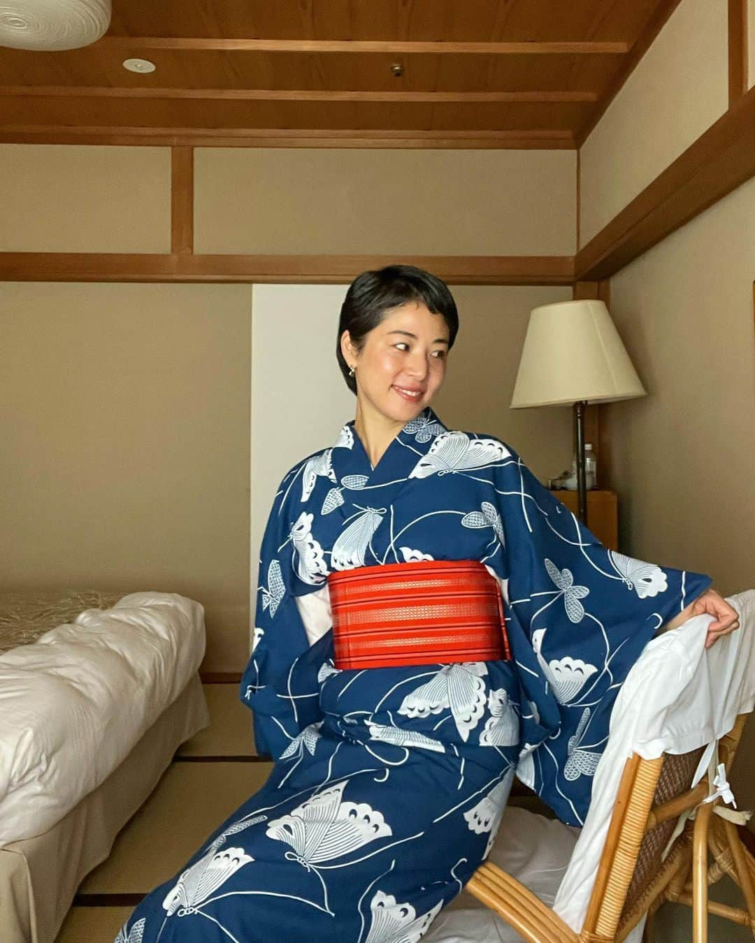 福本敦子さんのインスタグラム写真 - (福本敦子Instagram)「女将始動👘 💫 実家で見つけた祖母の #浴衣 👘 My grandma's #yukata 🦋」8月16日 19時44分 - uoza_26