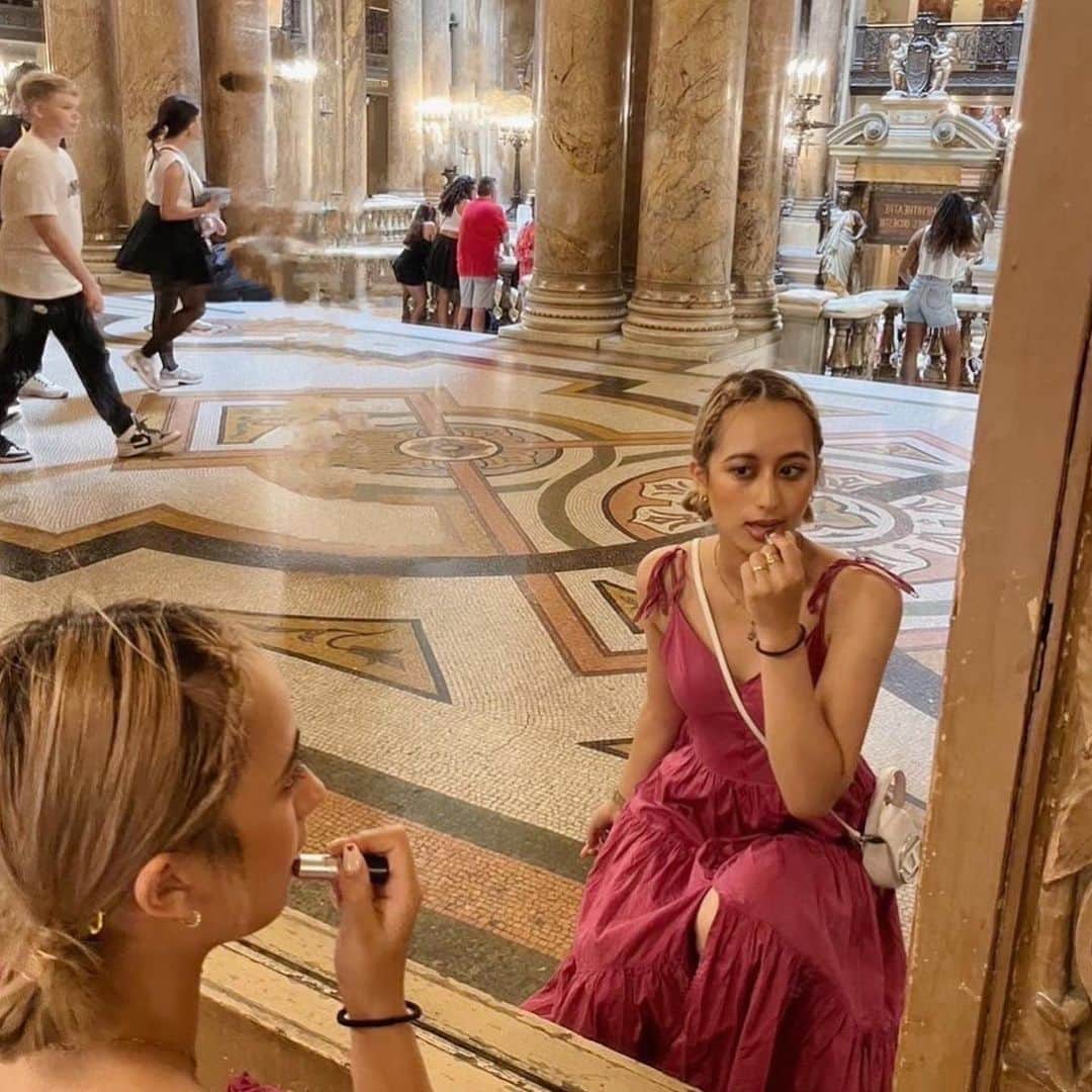 ペレアナイスのインスタグラム：「ずっとずっといきたかった念願のオペラ🥹🥹  めちゃめちゃ綺麗やった🤩 オルセー美術館も行ったよ🖼️」