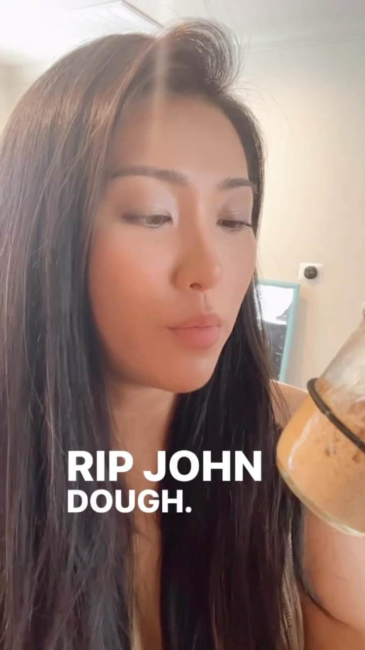 オリビア・タイのインスタグラム：「RIP, John Dough. 🥯🍞🥖🥨🥐🫓🥪 We had a good pandemic situationship.  Get your FREE croissants here: bit.ly/wildgrainolivia  🥐🥐🥐🥐🥐🥐🥐🥐🥐🥐🥐  THEY ARE SO GOOD!!!!!!!!!!!!!  Disclaimer: I’m still trying to revive John Dough… but it’s complicated. What I’m trying to say is that he may return if I revive him.  #wildgrain #losangeles #baking #ad #sourdough #oliviathai #bread #croissants #easydinner #easycooking」