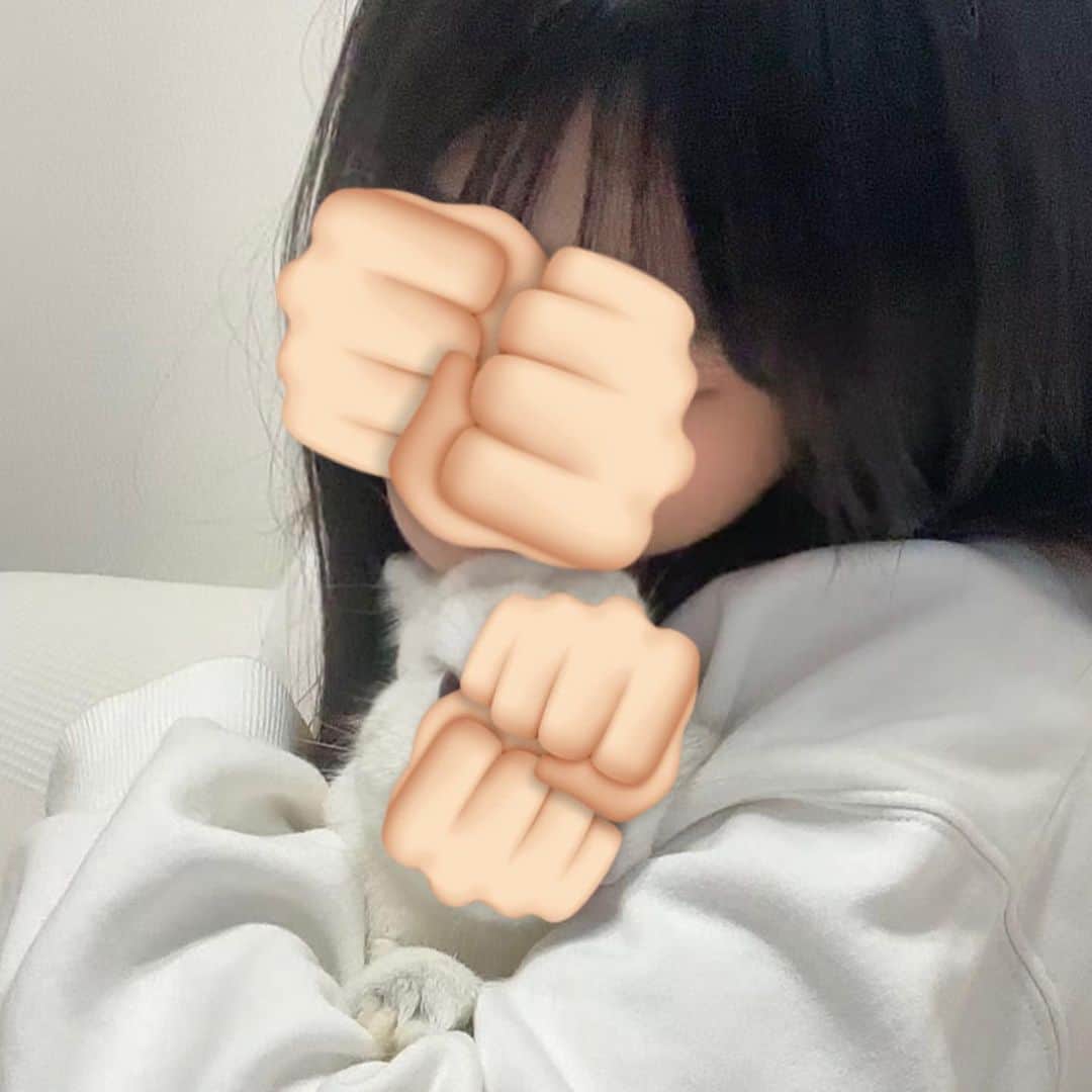 大嶺夢月希のインスタグラム：「tiktokでもあげたんだけどインスタでもあげちゃう！うさぎ可愛いでしょ😮‍💨😮‍💨🤍 バニラっていいます   #今日好きになりました #今日好き #夏休み編2023 #ゆづき」