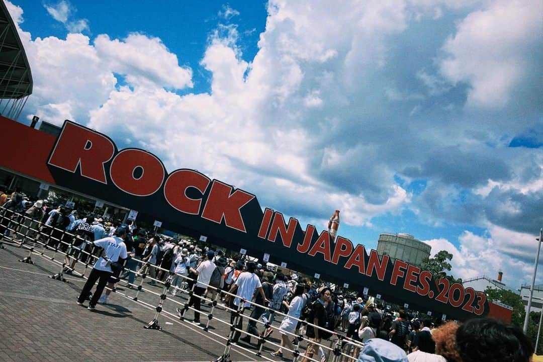 小田えりなさんのインスタグラム写真 - (小田えりなInstagram)「夢叶いました😴 人生で初めての夏フェス🌻  とても楽しかったです！！！！！！  #rockinjapan #ロッキン」8月16日 20時08分 - odenchannn