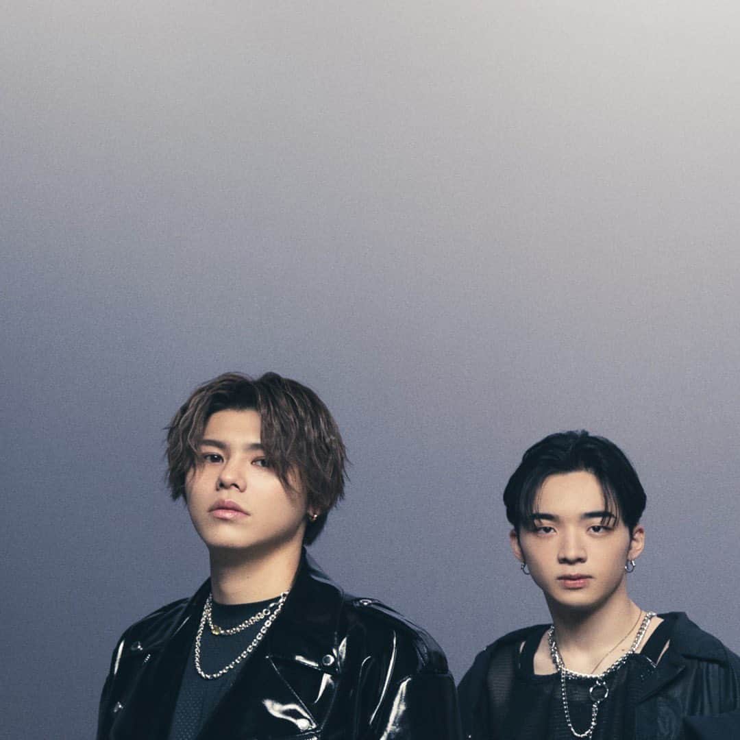 BE:FIRSTのインスタグラム：「2023.09.13  BE:FIRST 4th Single  ‘Mainstream’ http://befirst-sp.com/4thSG/   - - -  9都市22公演をまわる全国アリーナツアー BE:FIRST ARENA TOUR 2023-2024 “Mainstream” https://befirst.tokyo/tour/mainstream   - - -  What's the "Mainstream"?? on YouTube https://youtu.be/p0Vc7JjvqAY   #BEFIRST  #BF_Mainstream」