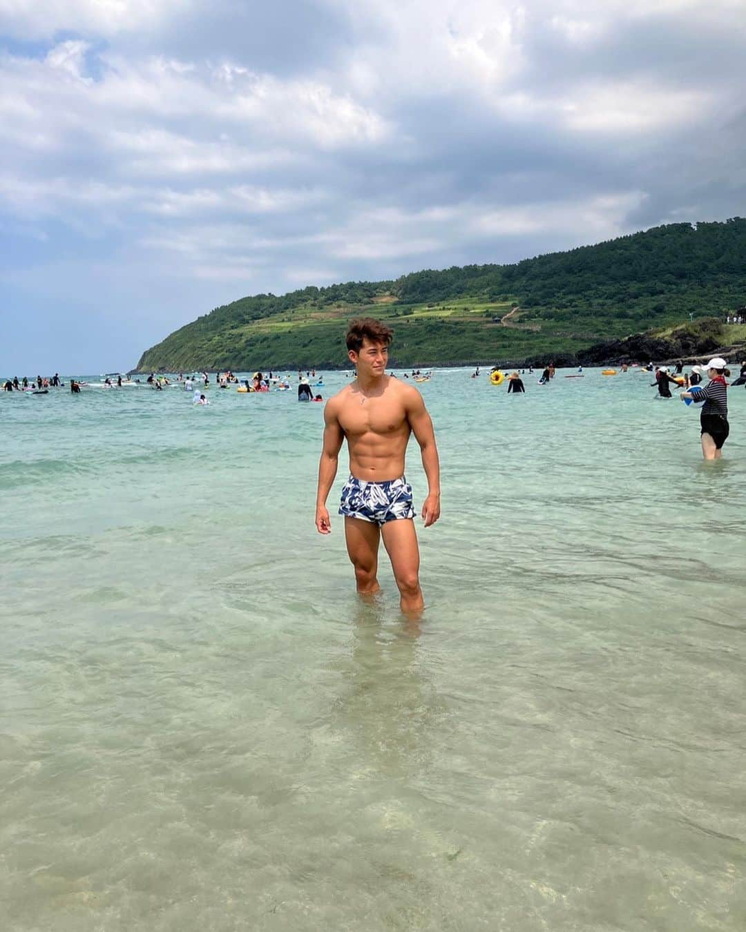 齋藤慎太郎さんのインスタグラム写真 - (齋藤慎太郎Instagram)「. ということで、韓国のチェジュ島に行っておりました🇰🇷  #韓国  #済州島  #korea  #jeju」8月16日 20時23分 - shintarosaito_