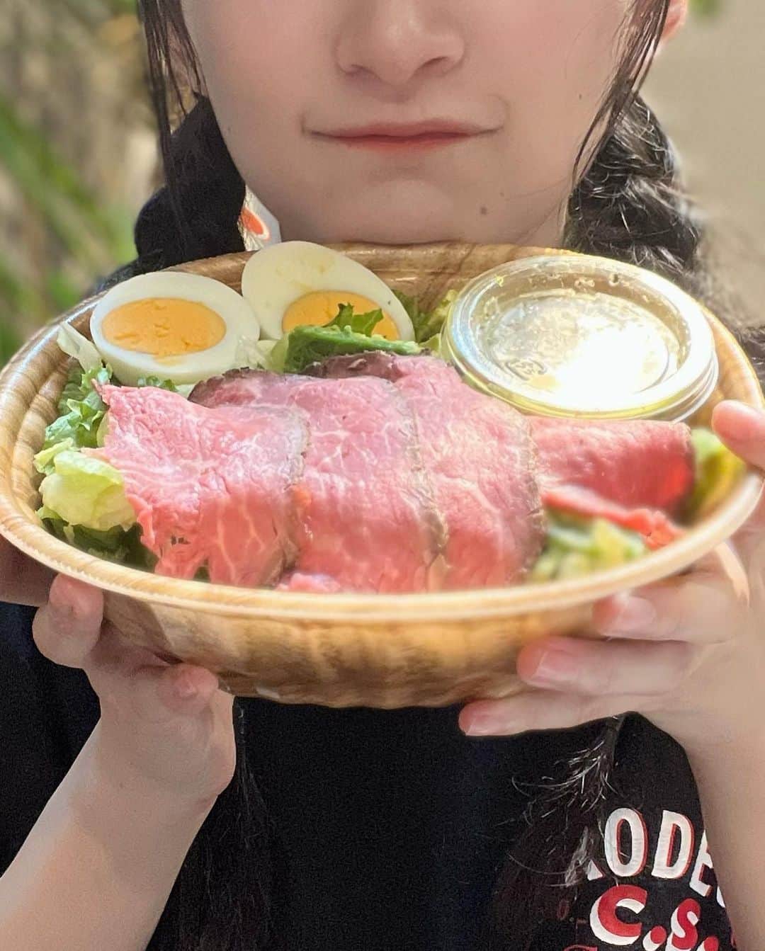 宮本佳林さんのインスタグラム写真 - (宮本佳林Instagram)「♡  🥗  #サラダ #美味しかった #ローストビーフ」8月16日 20時24分 - karin_miyamoto.official