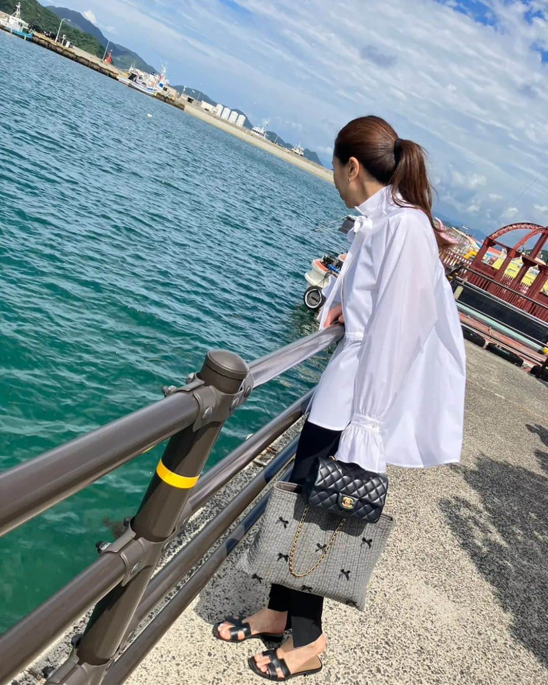 kyonkyon5577さんのインスタグラム写真 - (kyonkyon5577Instagram)「お盆は帰省してきました🥰 次ページから山口観光🌊 久しぶりに長門市、萩市にも行けたよ☀️ 日焼け対策に @un_number.official カミーチェ👚最高でした🎵 かわいいし、さらっときれるし❤️ . . #unnumber#lephil#conforobe#ootd#アンナンバー#ルフィル#帰省#山口県#長門市#萩市#山口観光」8月16日 20時25分 - kyo.807