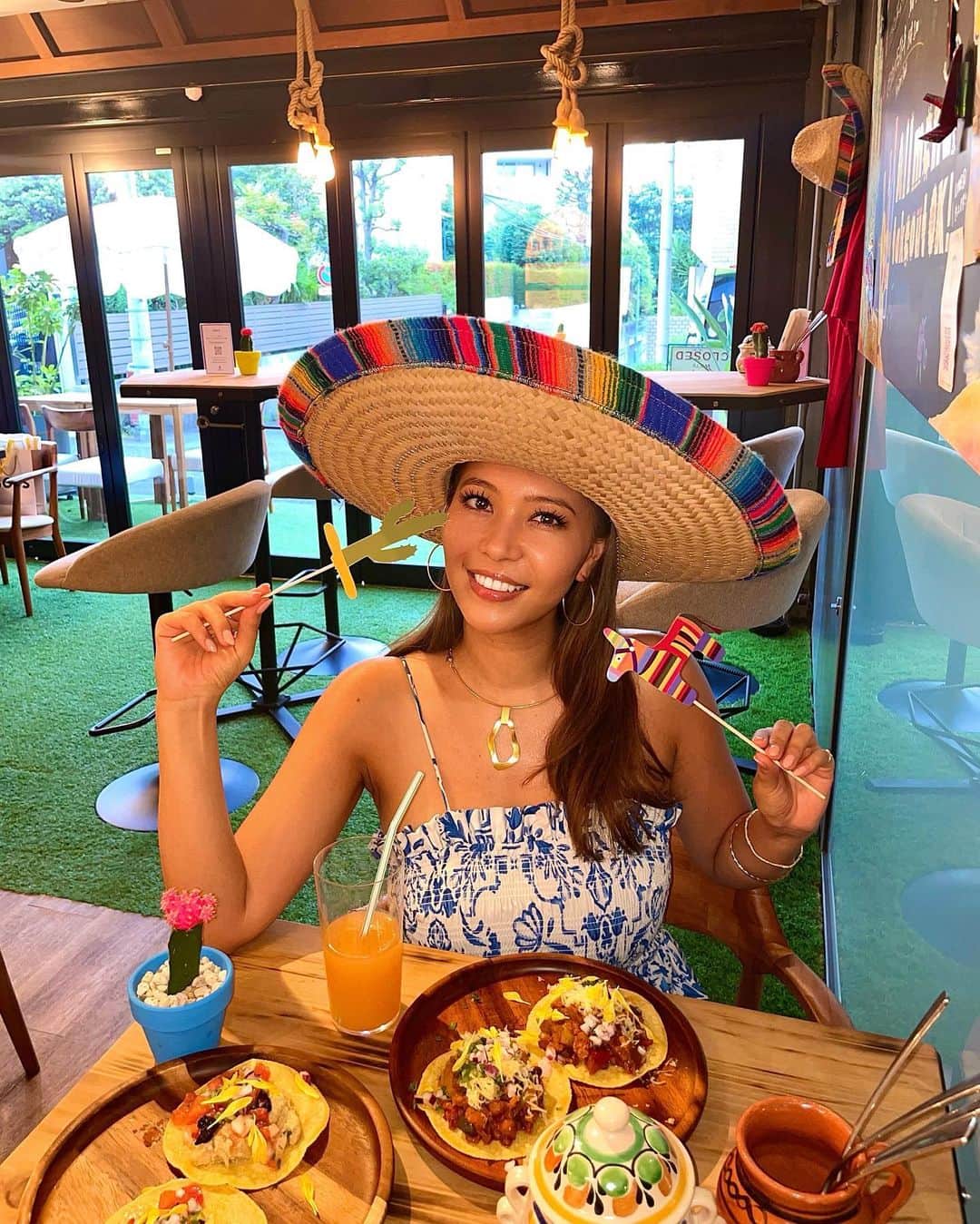 エリカ・セイラさんのインスタグラム写真 - (エリカ・セイラInstagram)「元麻布の隠れ家メキシカン🌮🇲🇽 @___cha___cha__cha___   ヴィーガンタコスはチリコンカンと、アボカドフムスの2種類🥑  生のとうもろこしを茹でてから作ってる、こだわりの手作りトルティーヤは香りが良すぎて感動🌮🥑  #tacos #taco #tacotuesday #mexican #mexicanfood #メキシカン #mexicanrestaurant #港区グルメ #元麻布 #タコス #メキシコ料理 #corntortillas #vegansintokyo #元麻布グルメ #港区カフェ #港区ランチ #ヴィーガン #ベジタリアン #vegan #vegetarian #インフルエンサー #ヘルシー #ダイエット  #デトックス #ビーガン #東京グルメ #veganfood #glutenfree #グルテンフリー #港区ディナー」8月16日 20時26分 - erica_sarah_