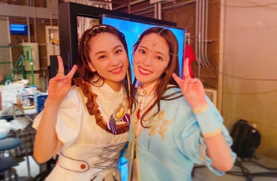 平祐奈のインスタグラム：「🤍💜🤎 ただいまっ！モメンですっ！  明日朝9:30〜NHK Eテレ 『ゴー！ゴー！キッチン戦隊クックルン 10周年SP』  歴代メンバーで大集合してます🍽️ みんなに会えてとっても楽しかった〜！！✨ ぜひみてね🎈 #キッチン戦隊クックルン」